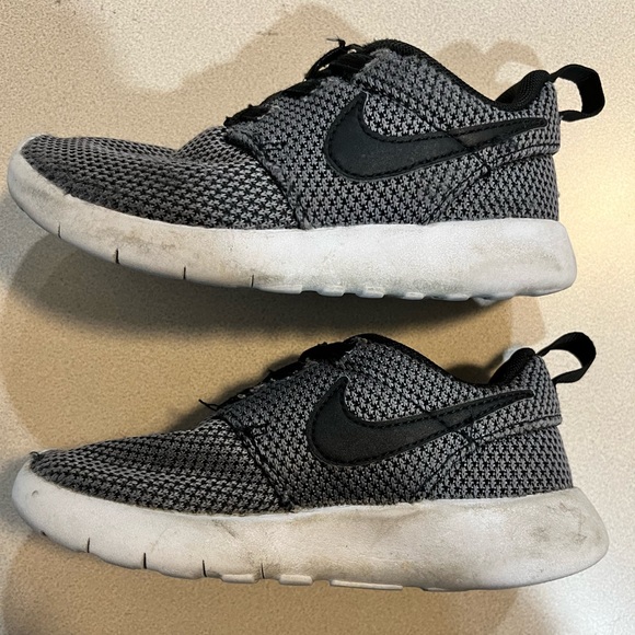 Nike 9c gray slip on shoes EUC - Picture 4 of 4